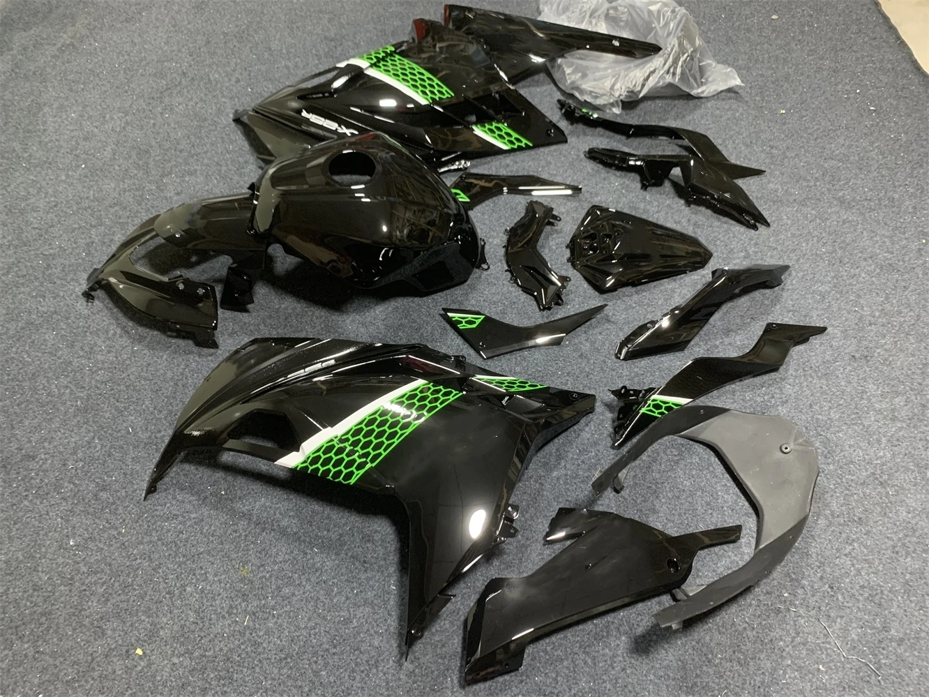 Motorcycle fairing for Ninja 250 Ninja 300 13 14 15 16 17 years ZX250 EX300 2013 2014 2015 2016 2017 Body fairing Black Green