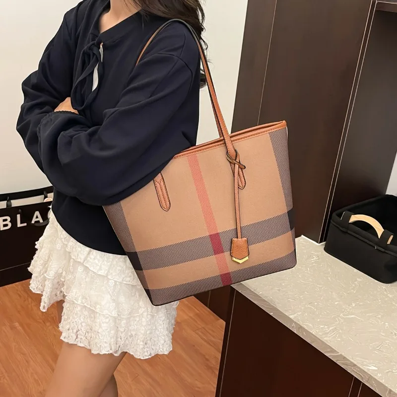 

Casual Women Tote Bag Canvas Material Large Capacity Reinforced Bottom Eco Friendly Fashionable for Grocery Shopping Beach Daily