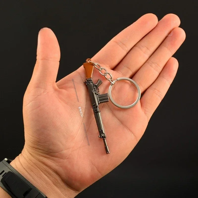 Juego de armas calientes de 9cm/3,54 pulgadas, Barrett periférico AKMT88, Rifle de francotirador STG44, Mini llavero de Metal, modelos de adornos, exhibición de colecciones