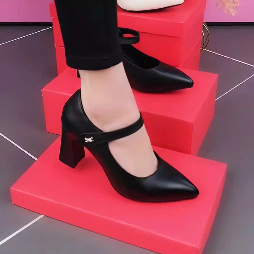 

Женские модные туфли бежевого цвета с пряжкой, высококачественные офисные туфли, классические коричневые удобные туфли на каблуке для женщин.