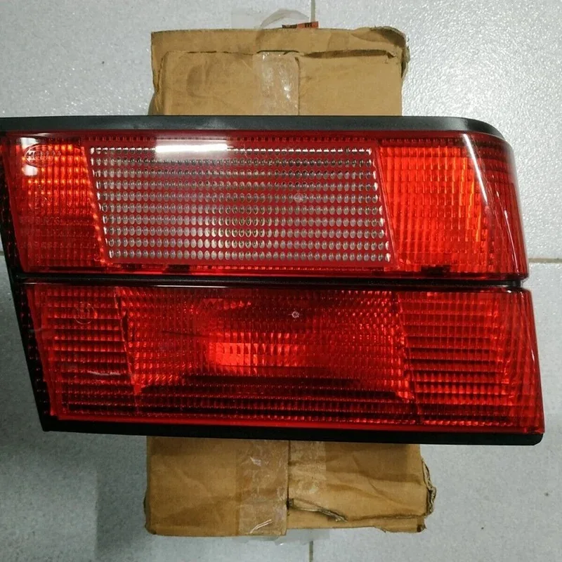 1 Pair Combined Tail Light (LH+RH) For BMW 5 Series E34 Rear Brake Light Turn Signal Light 63211384011 63211384012 Spare Parts
