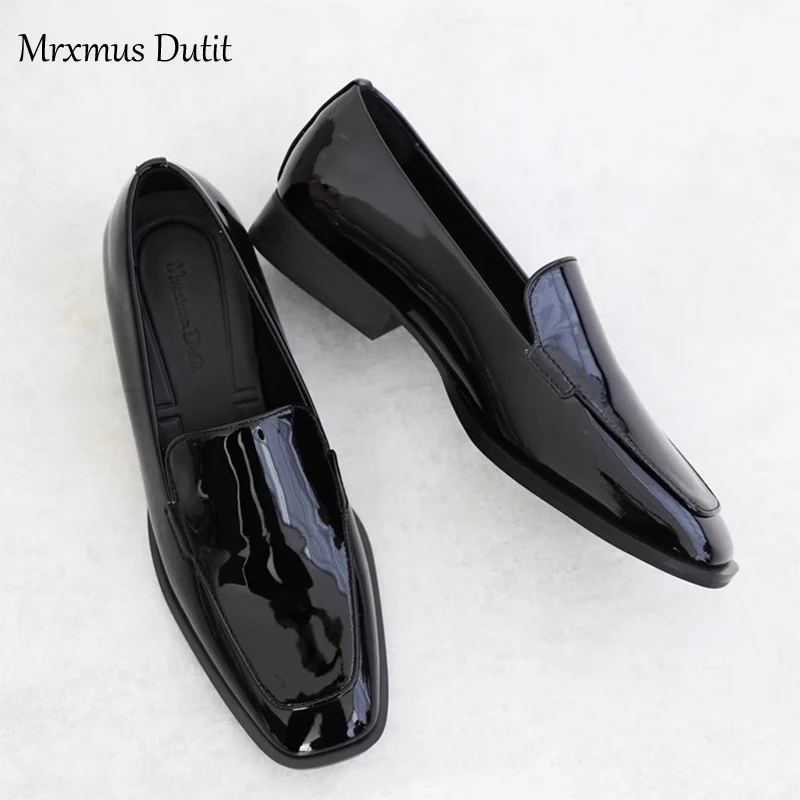 

2024 New Women Spring Fashion Square Head Glossy Leather Shoes Solid England Style Low Heel Commute Shoes Female Chic