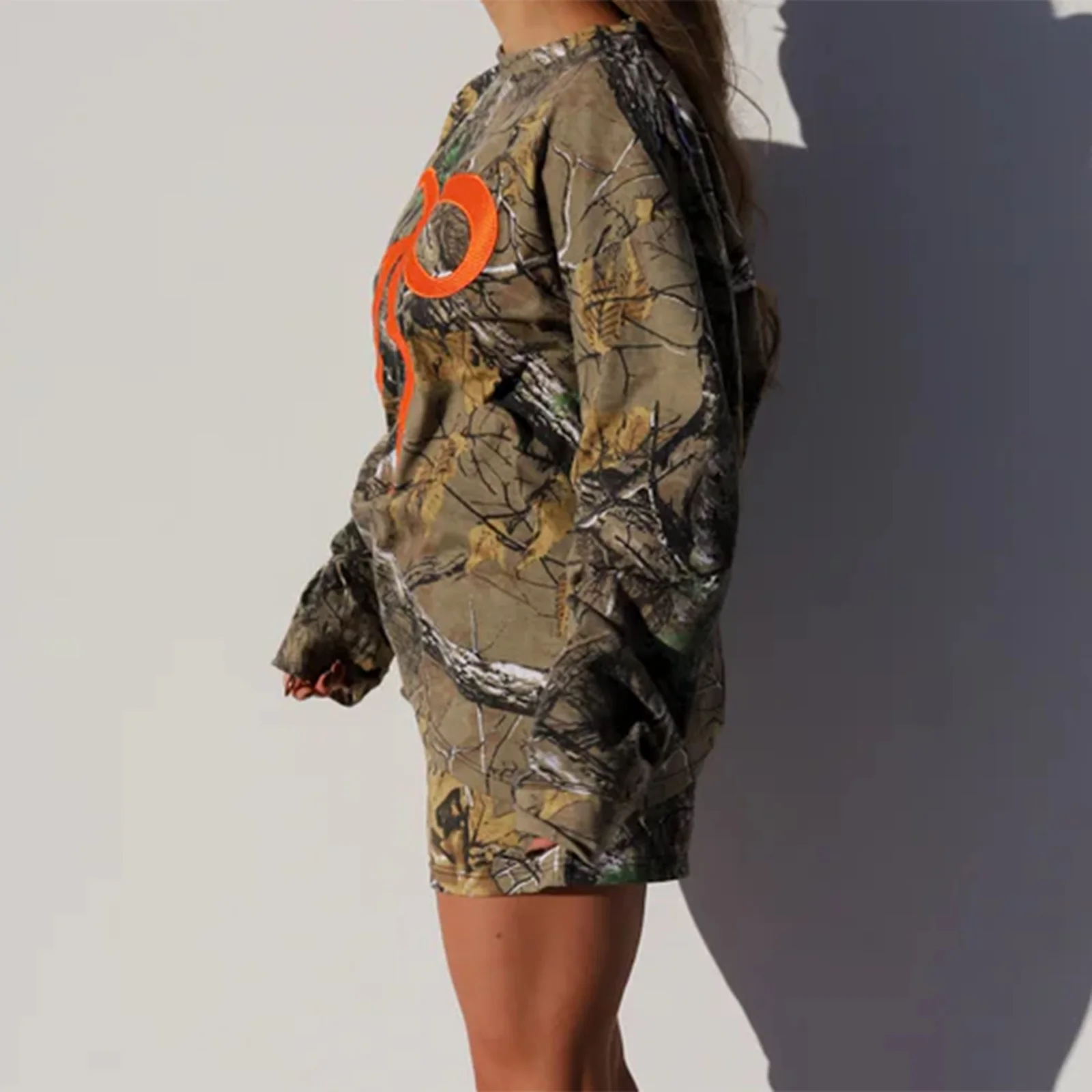 

Women Workout Outfits Bow Embroidery Camouflage Long Sleeves Sweatshirts and Elastic Shorts for Activewear Tracksuits