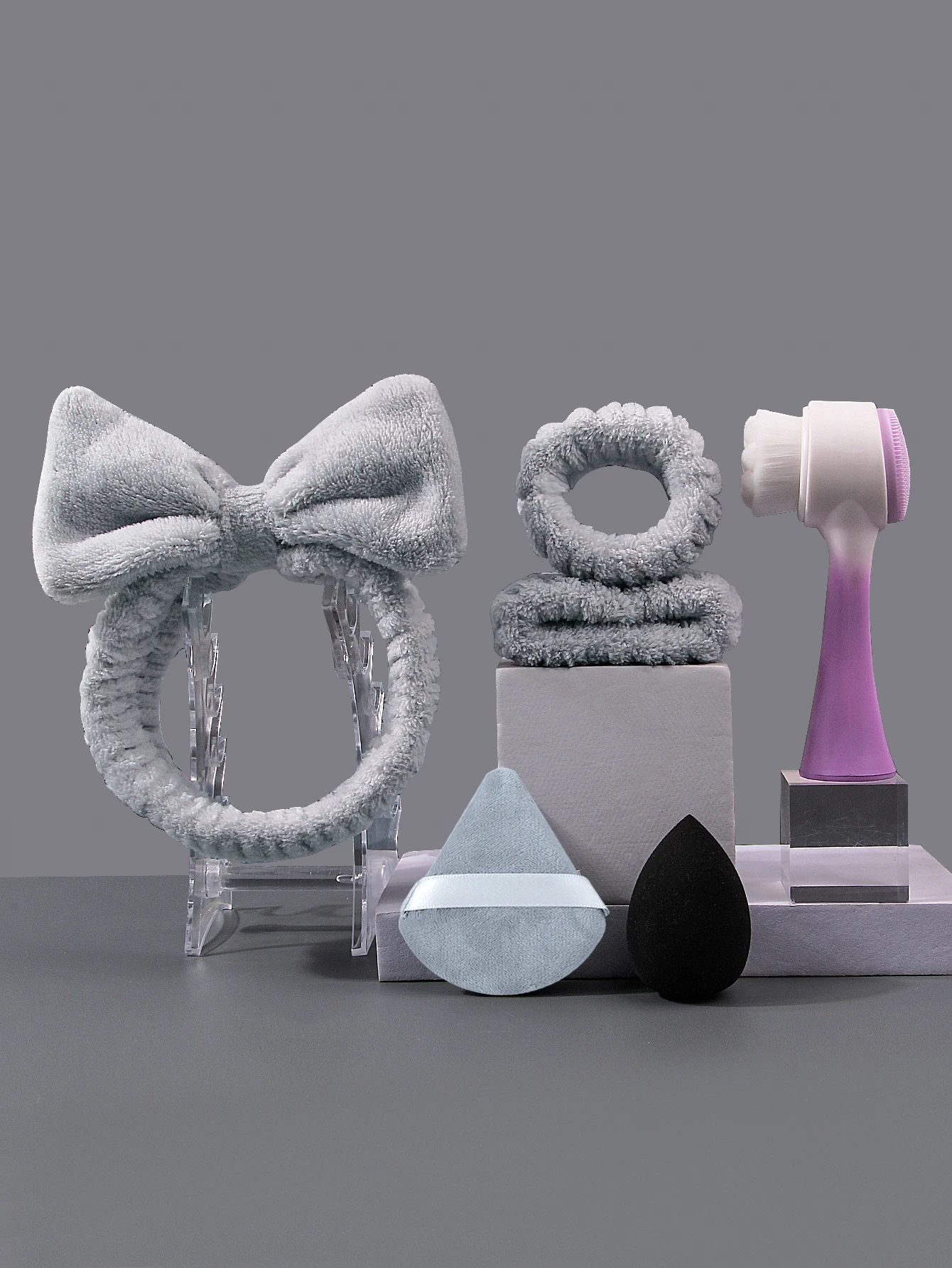 18個の多機能メイクブラシセット + ソフトメイクスポンジエッグパフ + リボンヘアバンドリストストラップ + フェイスブラシ