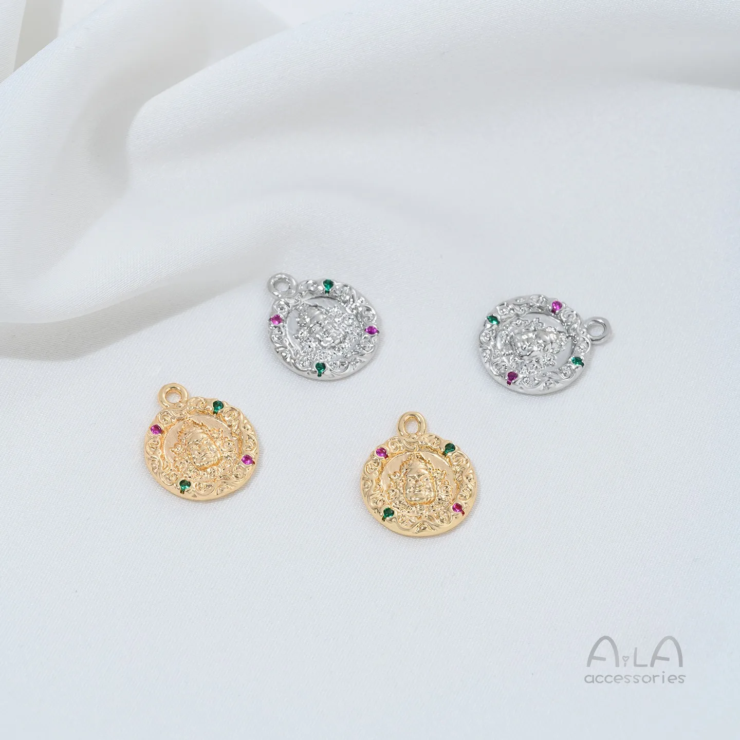 

Copper-plated 14K Gold Purple-green Zircon Yellow God Wealth Round Brand Pendant Handmade DIY Hand Necklace Pendant Accessories