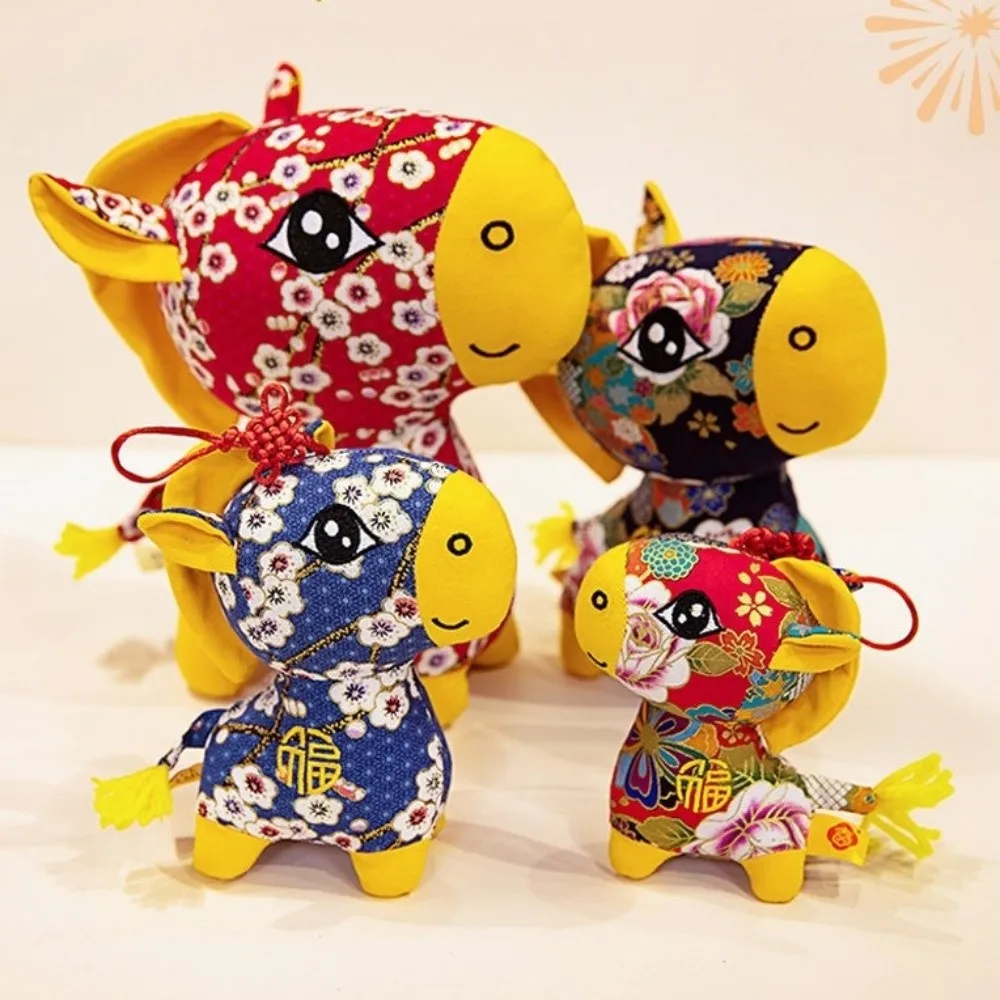 Mascotte de cheval de Style chinois, Animal en peluche doux et moelleux, dessin animé PP coton, cheval chinois, décor festif