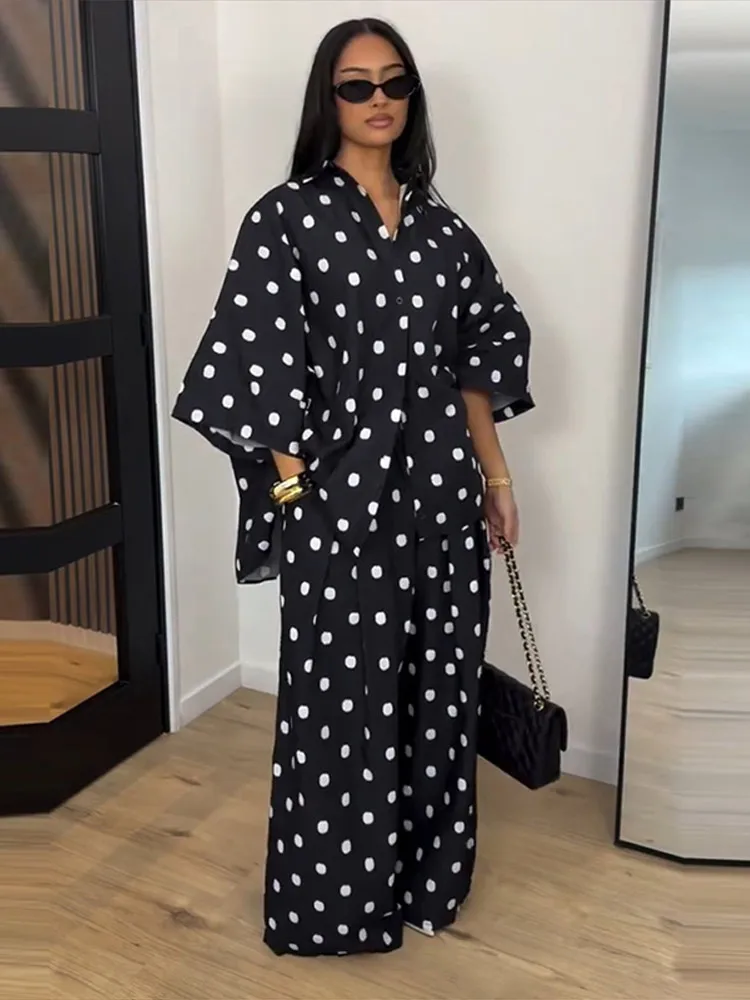 Lockeres Damen-Polka-Dot-2-Teiler-Hosen-Set mit Fledermausärmeln, Knopfhemd, weiter Hose, Sommeranzug 2026 für Damen, vielseitig kombinierbar.