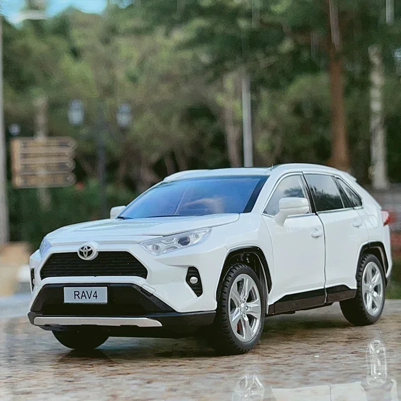 1:24 RAV4 SUV سبيكة يلقي لعبة سيارة نموذج الصوت والضوء لعبة الأطفال المقتنيات هدية عيد ميلاد