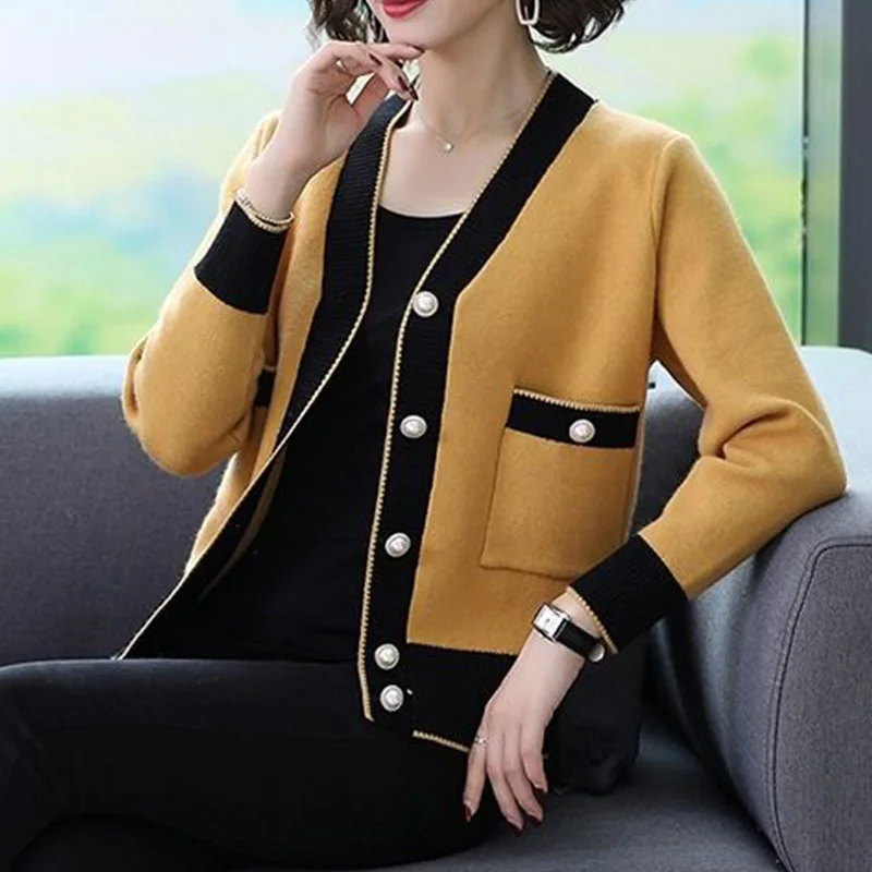 Spring Autumn Fashion Knitting Cardigan Coat Female All-match Buttons V-neck Long Sleeve Sweater 2024 New Patchwork Pocket Tops