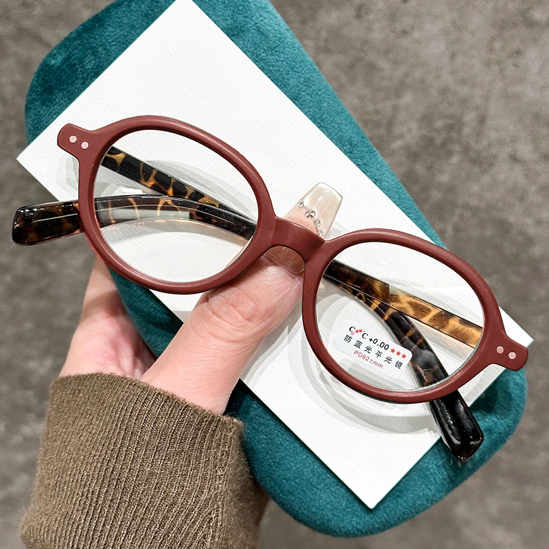 Retro Oval Small Frame Reading Glasses for Women INS Individuality Simple Casual Versatile Anti-Blue Light Presbyopia Glasses