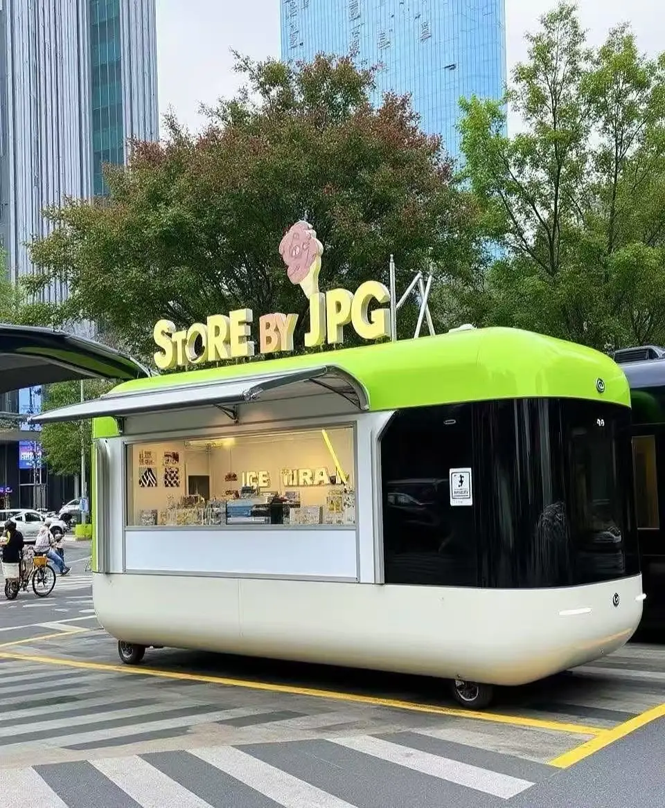 

Фудтрак-кафе: кофе, соки, коктейли, мороженое, пицца. Мобильная кухня, кейтеринг-прицеп, полностью оборудован.