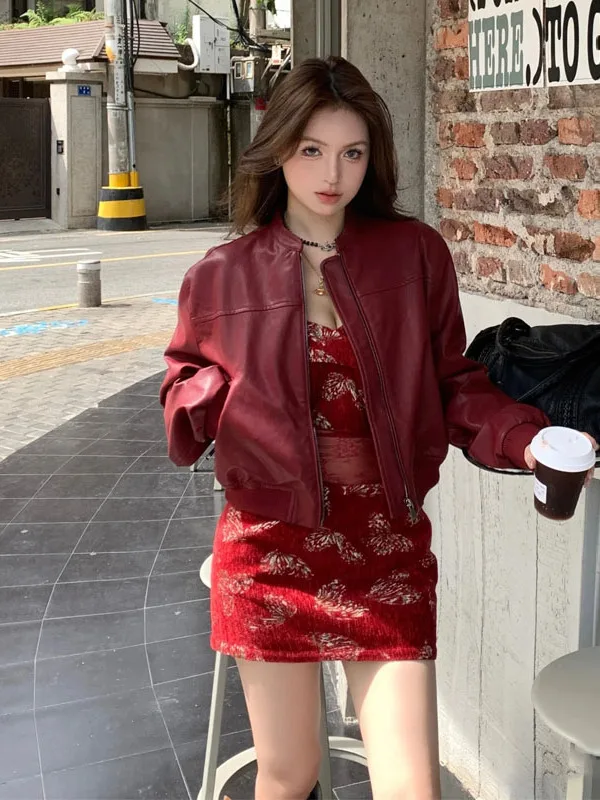2025 New American Retro Red PU Leather Jacket Women Loose Design Short Motorcycle Jacket Top Polyester Fiber round Neck Zipper