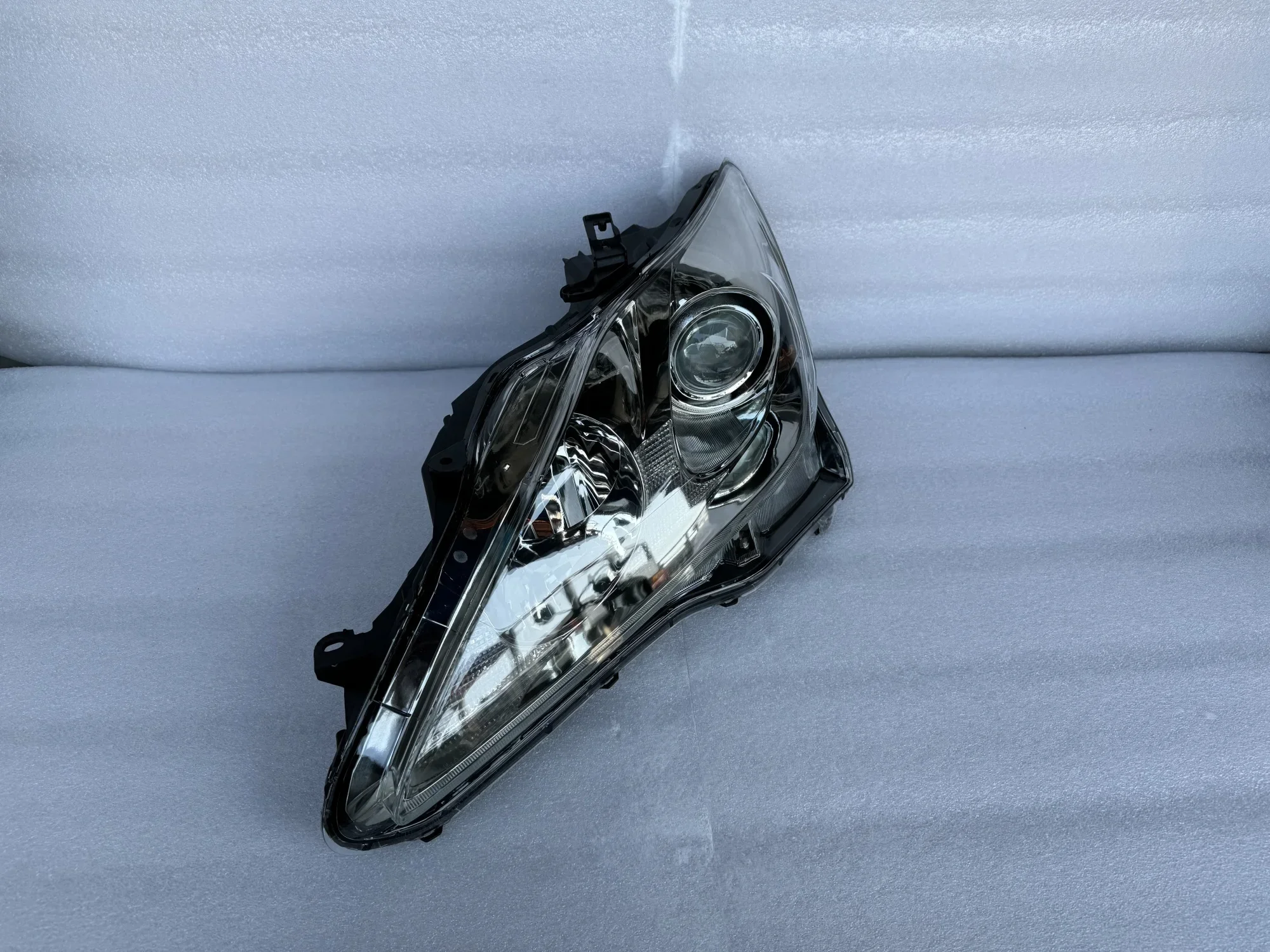 

Faros delanteros de alta calidad para Lexus IS, faros de Hernia con iluminación automotriz adaptable, 2006-2010