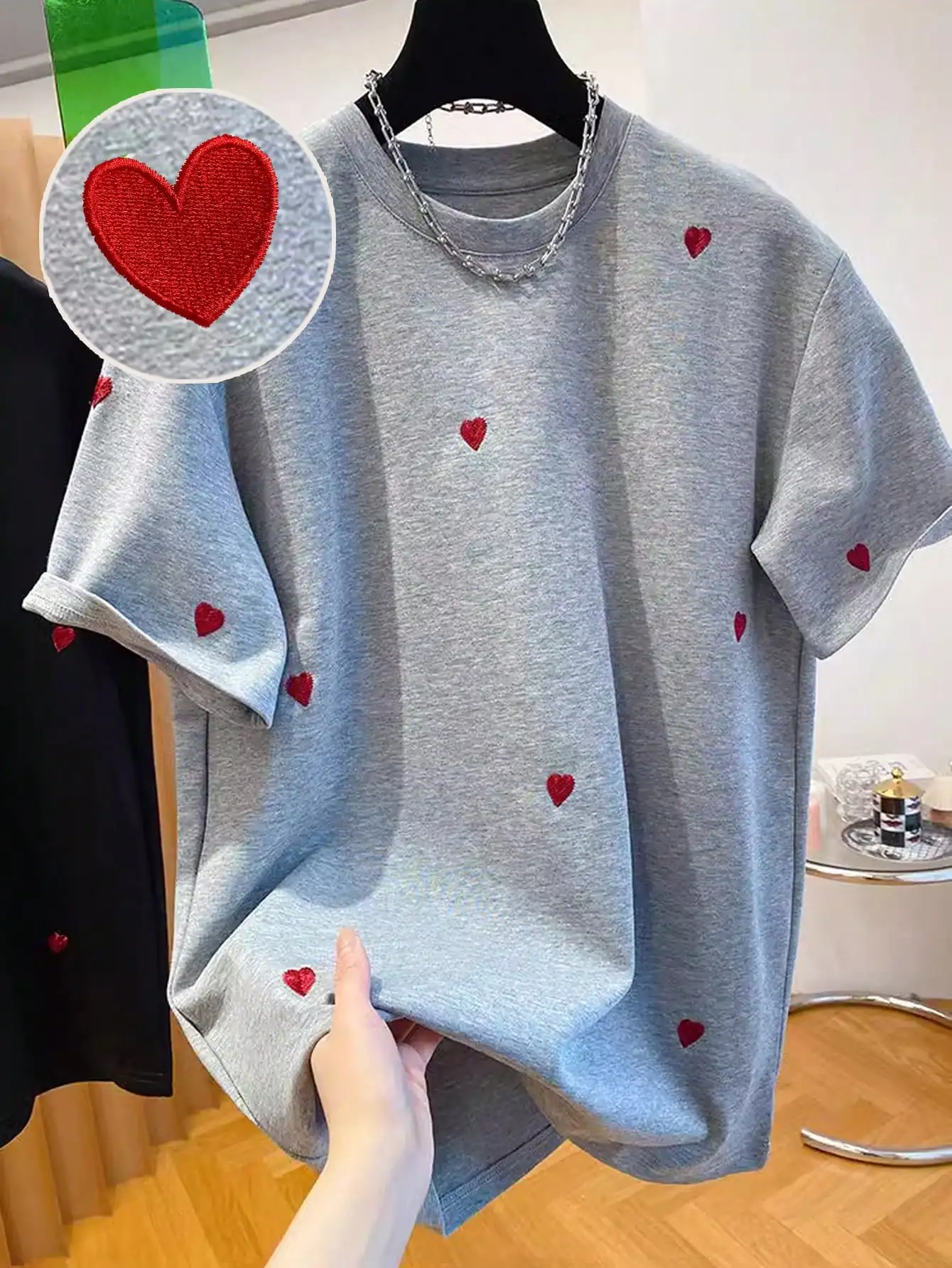 

Gray Loose Fit Heart Embroidered T-Shirt for Men - Casual Lightweight Tee
