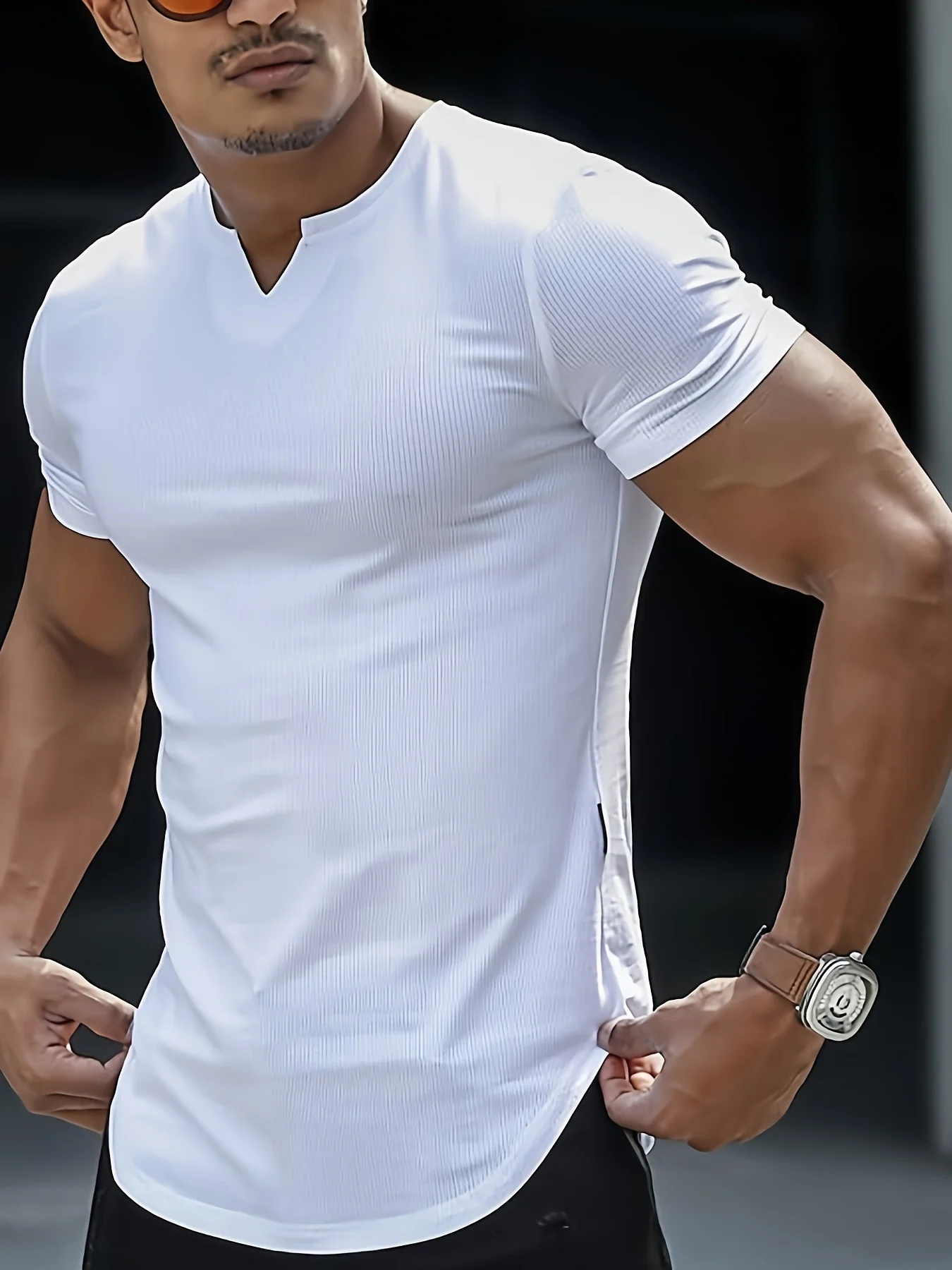 New Summer Men's V-neck Simple and Elegant Solid Color T-shirt