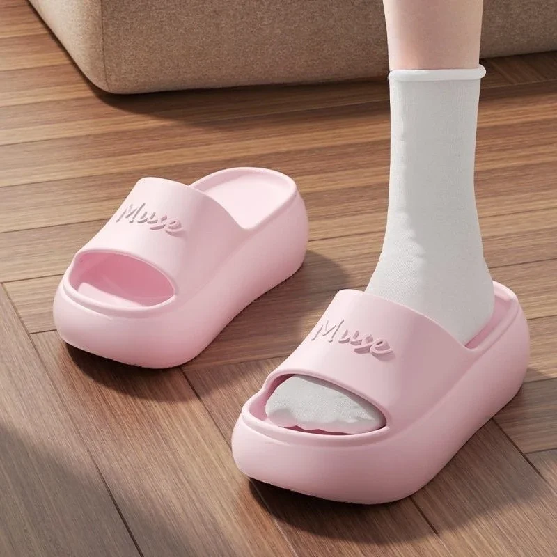 شباشب عالية الكعب للنساء لارتدائها في الخارج في الصيف شباشب إيفا جديدة ذات نعل سميك للنساء شباشب تبريد منزلية ناعمة