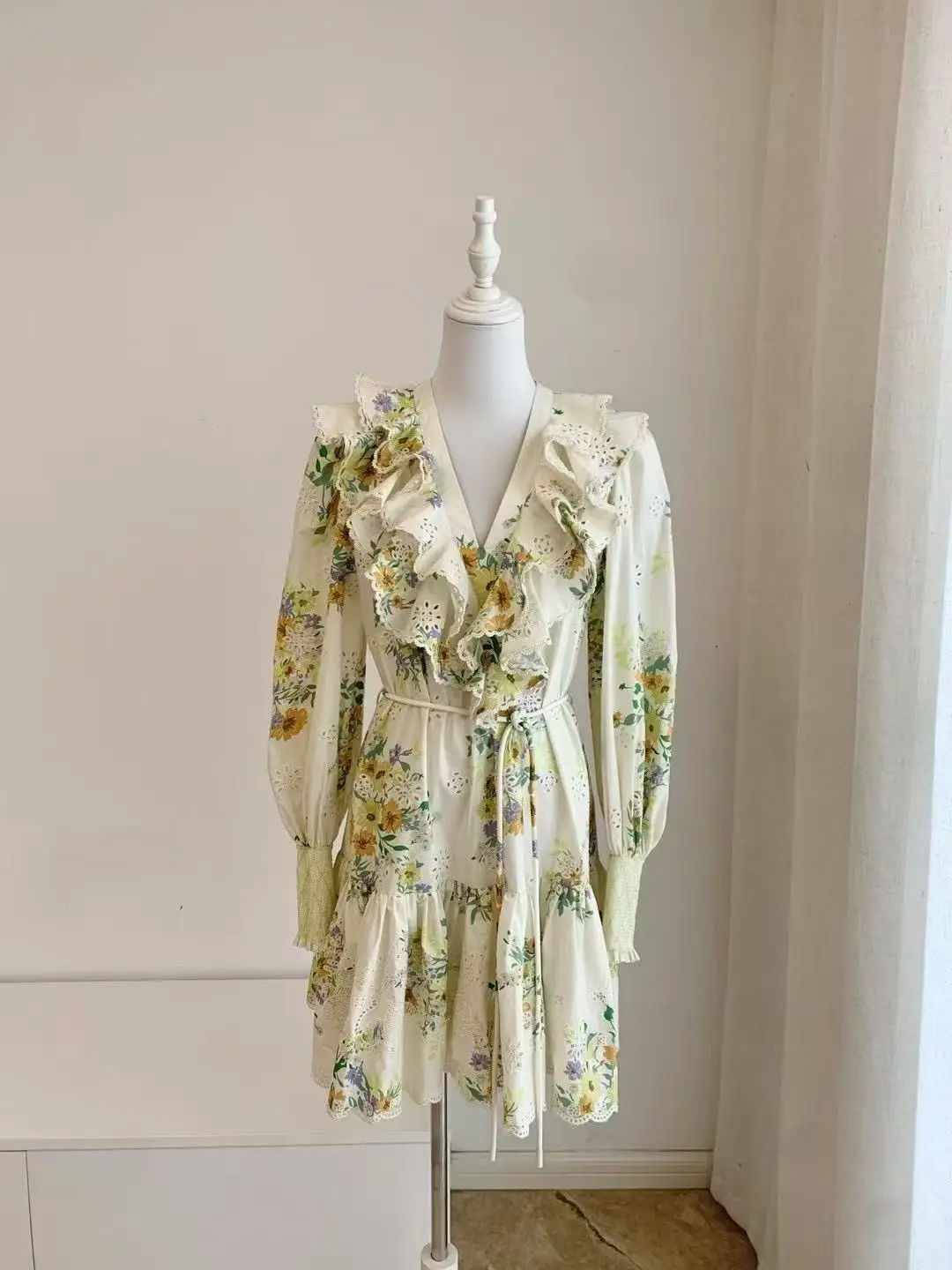 レディースコットンワンピース 100% 長袖 おしゃれな田園風プリント ミニワンピース レース裾付き