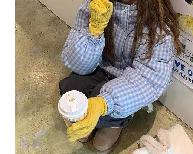 2025 Nueva chaqueta de pan a cuadros azul con capucha, abrigo de invierno, Chaqueta corta de algodón para mujer