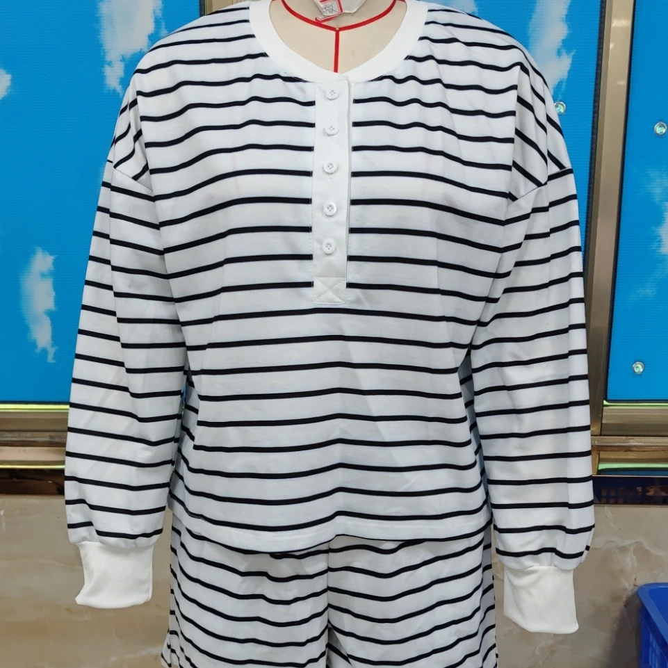 

Classic Women Striped Set Long Sleeve Sweatshirt with Elastic Waist Shorts Patchwork Summer Outfit
