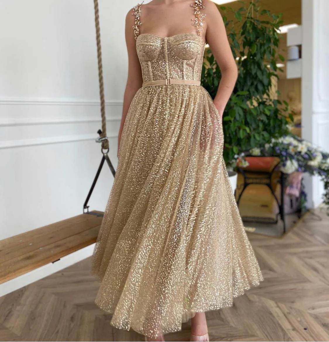 بيلا مخصص اللؤلؤ السباغيتي حزام الترتر الجلباب دي سهرة الذهبي حمالة ألف خط فساتين الحفلات الكاحل طول فستان حفلة موسيقية