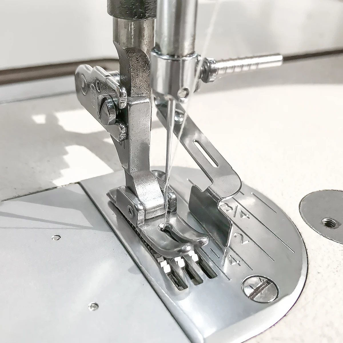 P351 Industrial Sewing Machine Pressure Foot  Adjustable Sewing machine positioning assistant