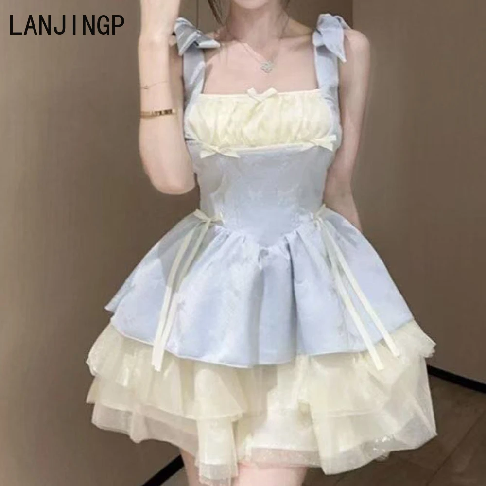 

Spring new girl through the sweet wind thin Internet celebrity short very blue little princess suspender dress
