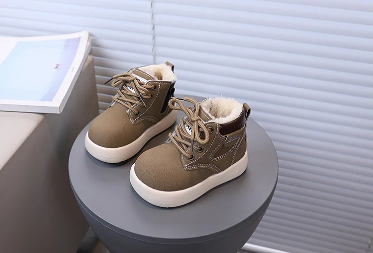 2026 Herbst Winter Kinderstiefel Warme Plüschstiefel für Jungen und Mädchen, Modische Kinder-Freizeitschuhe, Stiefel für Kinder Größe 21-30 – Detail 15