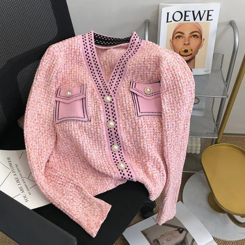 Xiaoxiangfeng contrasting color knitted cardigan spring and autumn V-neck pearl buckle fashionable knitted sweater