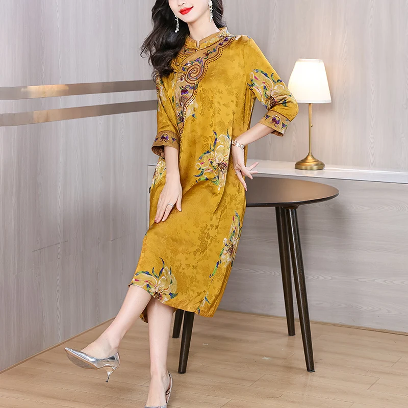 2025 Estate stile cinese floreale di seta midi vestito estivo donna Boho moda casual ricamo abito elegante festival di lusso abiti