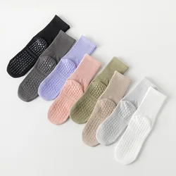 Chaussettes de yoga mi-mollet en silicone pour la danse en salle, chaussettes de fitness simples, chaussettes d'entraînement de gymnastique, chaussettes de Pilates, non ald, nouveau document solide