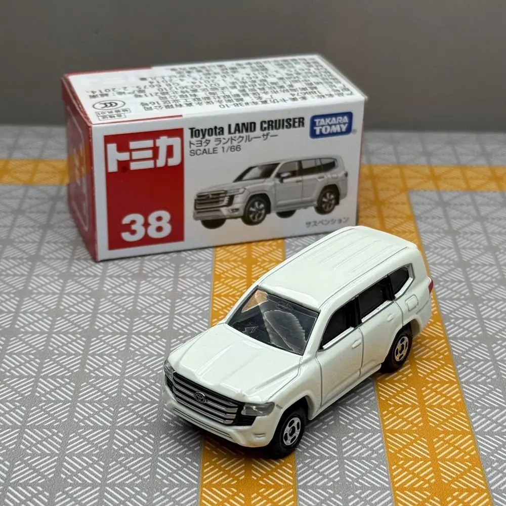 

TAKARA TOMY TOMICA Diecast Alloy Car Model Red White Box No 38 Toyota Land Cruiser SUV Collection Toy