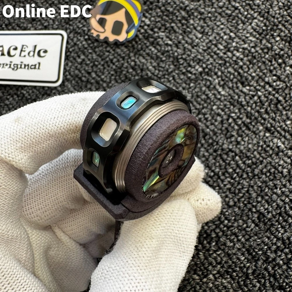 Giocattoli EDC usati ACEdc Disegni originali Shadow Ralder IITitanium Anello nero Spinner Giocattoli agitati per adulti Gadget per alleviare l'ansia