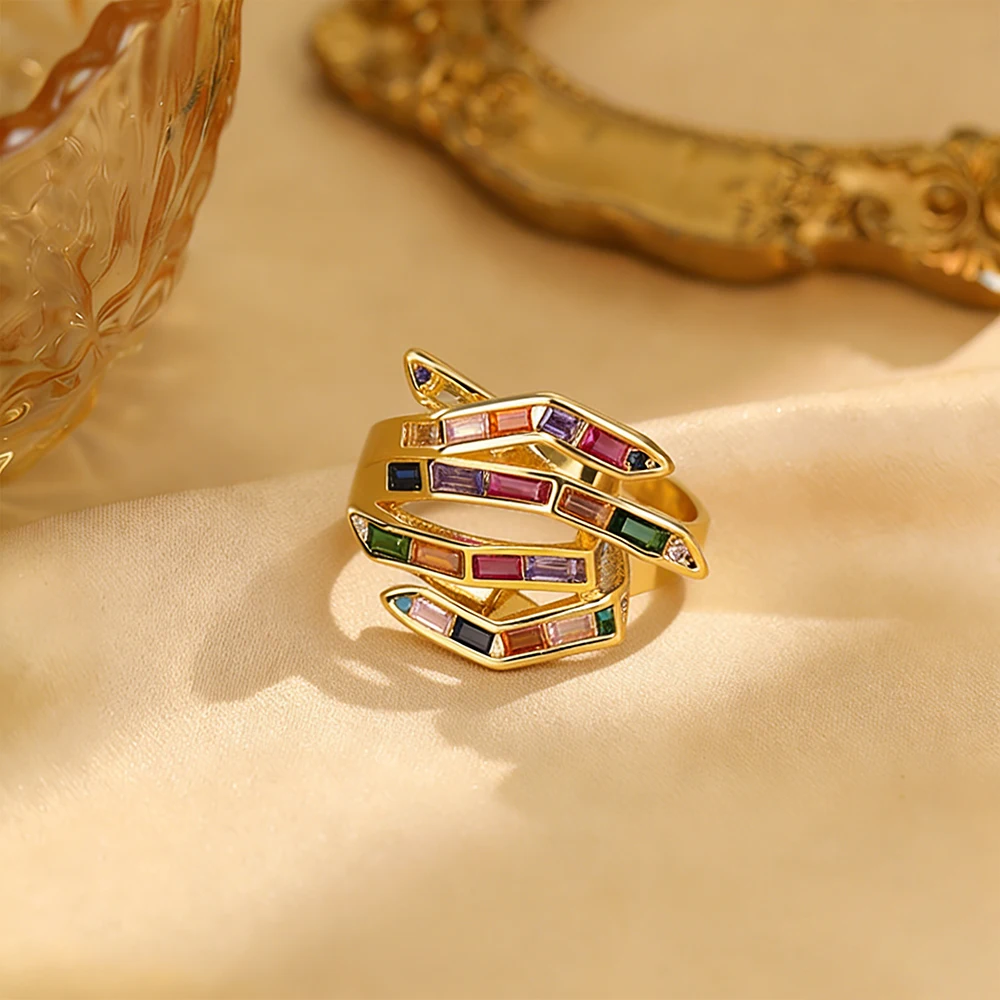 New European and American Fashion Classic Hip Hop Style Copper Colored Zircon Embrace Ring Women\'s Gift Jewelry 2024