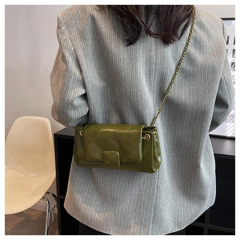 

2025 New Women Fashion Chain One Shoulder Crossbody Bag Simple Korean Retro PU Small Square Bag Lady Flip Cover Commuter Bag
