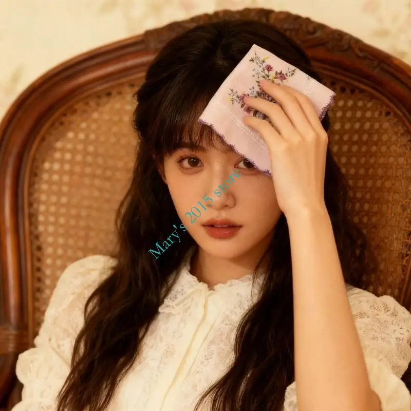 E15F 3/6 قطعة منديل قطني مطبوع أنيق خفيف الوزن بحجم الجيب للاستخدام اليومي #2