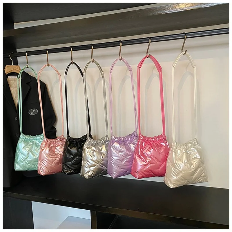 

Luxury Ladies Crossbody Bag Made Of Fine Leather Boasting Casual Simple Vintage Design​