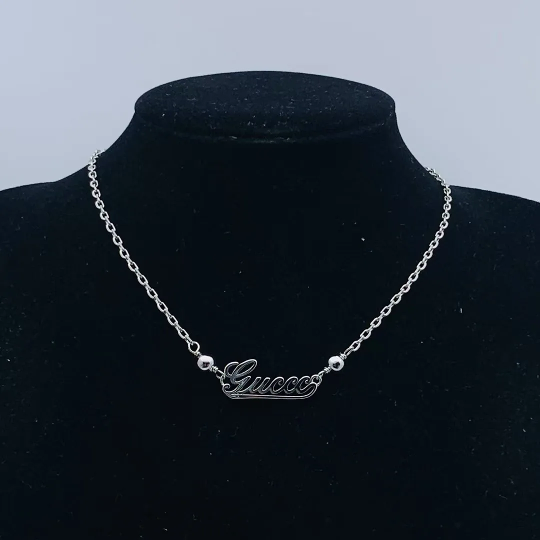 قلادة بحروف فاخرة جديدة لعام 2025 مناسبة لجميع المناسبات #2
