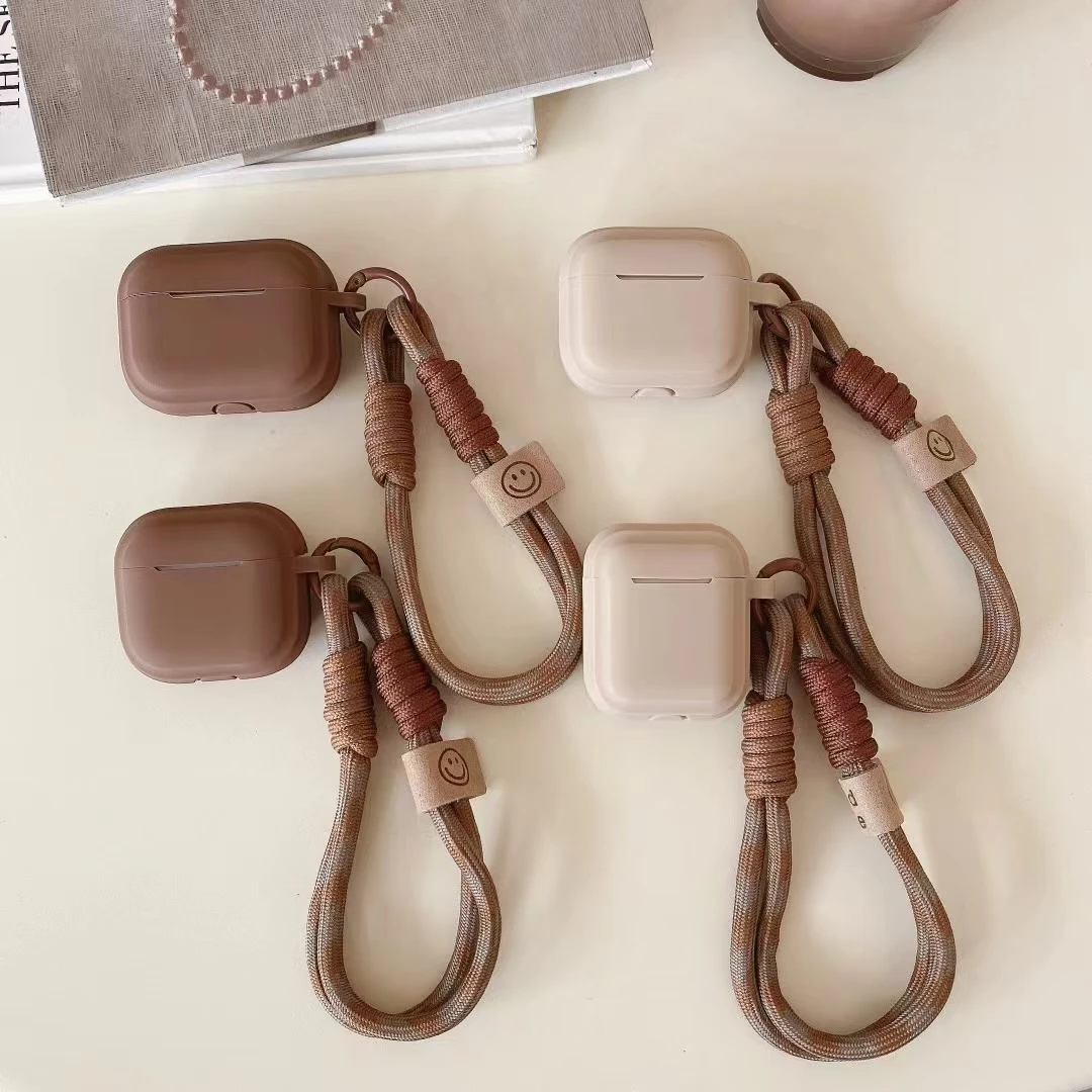 حافظة بسيطة من السيليكون باللون الأسود والأبيض لأجهزة Airpods Pro3 سماعة لاسلكية تعمل بالبلوتوث حافظة واقية لسماعات Airpods Pr3 2 Pro2 غطاء ناعم