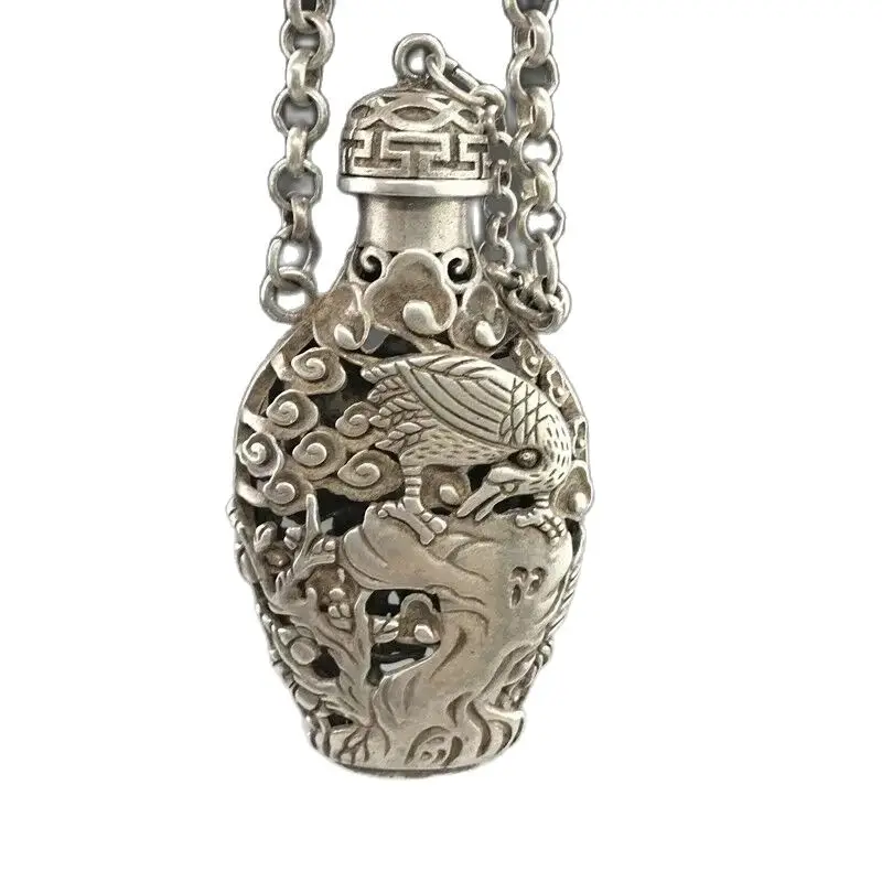 

OLD CHINESE TIBETAN SILVER SNUFF BOTTLE HANDMADE HOLLOW EAGLE Parrot sachet