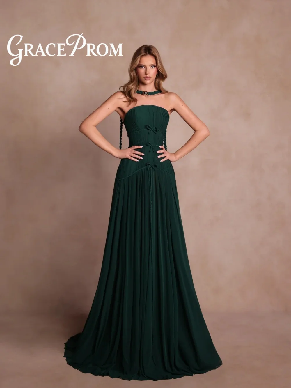 

GraceProm Flowy Emerald Gown 2026 Timeless Strapless Ruched Floor Length Formal Dress Minimalist Green Evening Gown فساتين سهرة