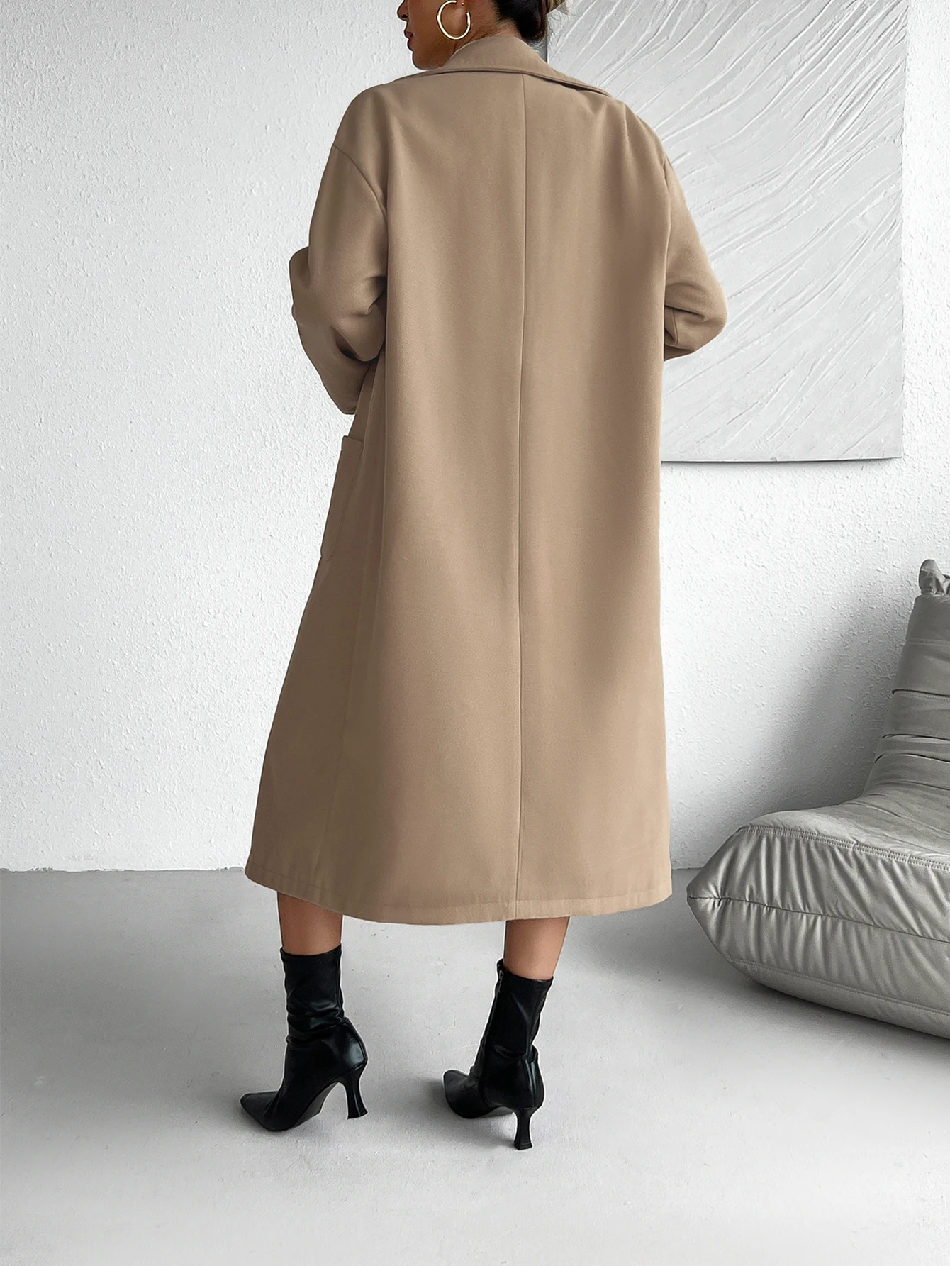 2024 new autumn and winter Korean edition niche design woolen coat medium long women's loose warm coat extended khaki color