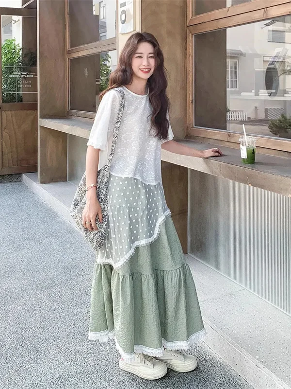 

Уникальный красивый антивозрастной кружевной комплект из футболки и юбки для женщин, летний модный костюм-двойка, с круглым вырезом