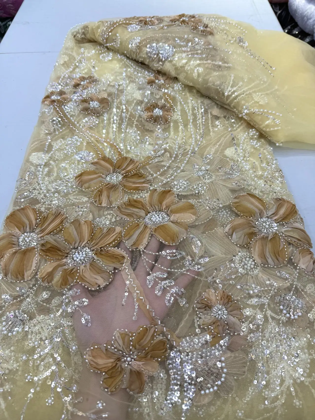 

Latest 3D Flower African Bridal Beaded Lace Fabric 2026 High Quality French Nigerian Sequin Lace Fabric Wedding Dresses