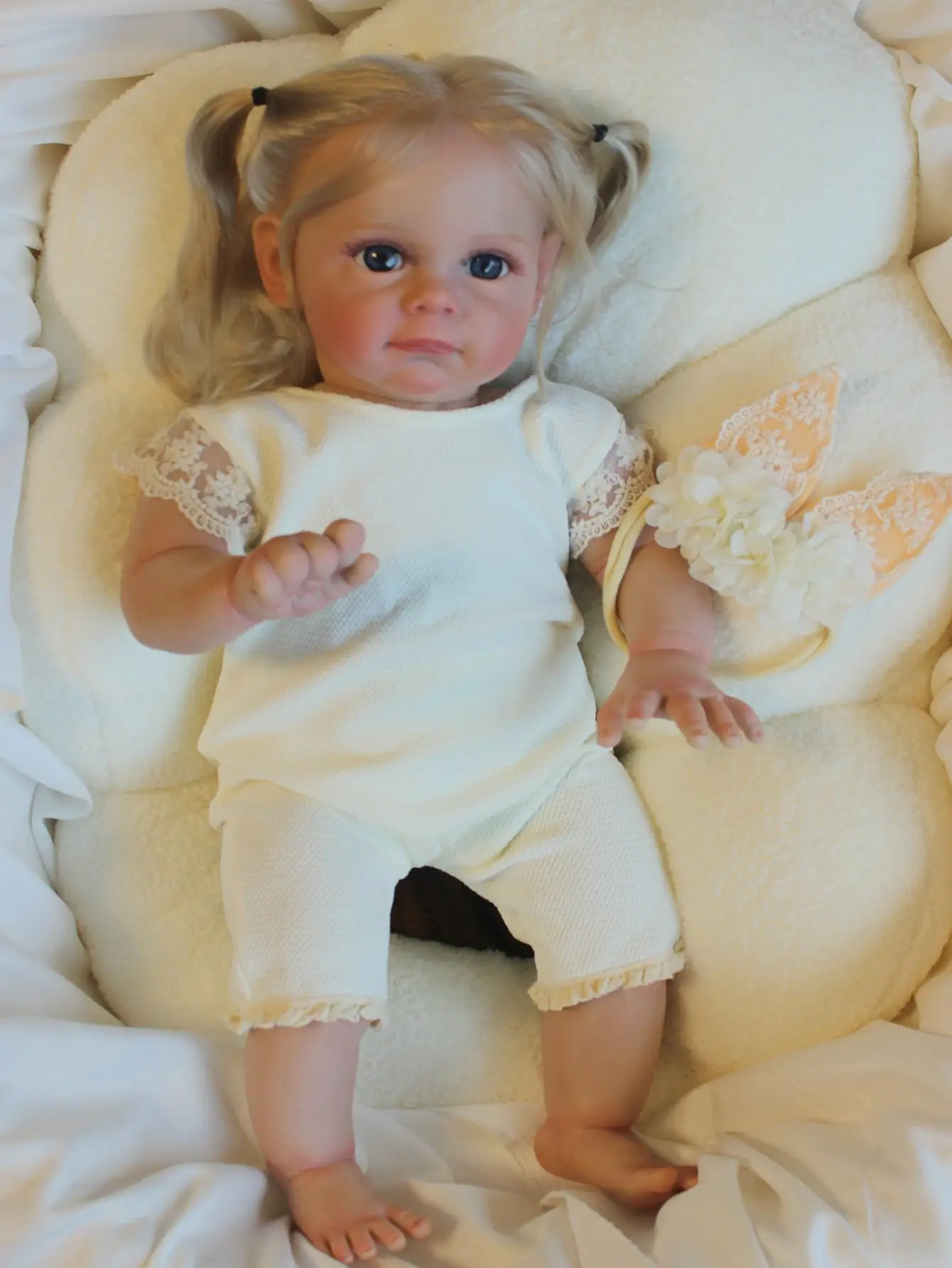 60 cm reborn doll soft cloth body/realistic doll/unisex/blue eyes/Christmas gift for girl