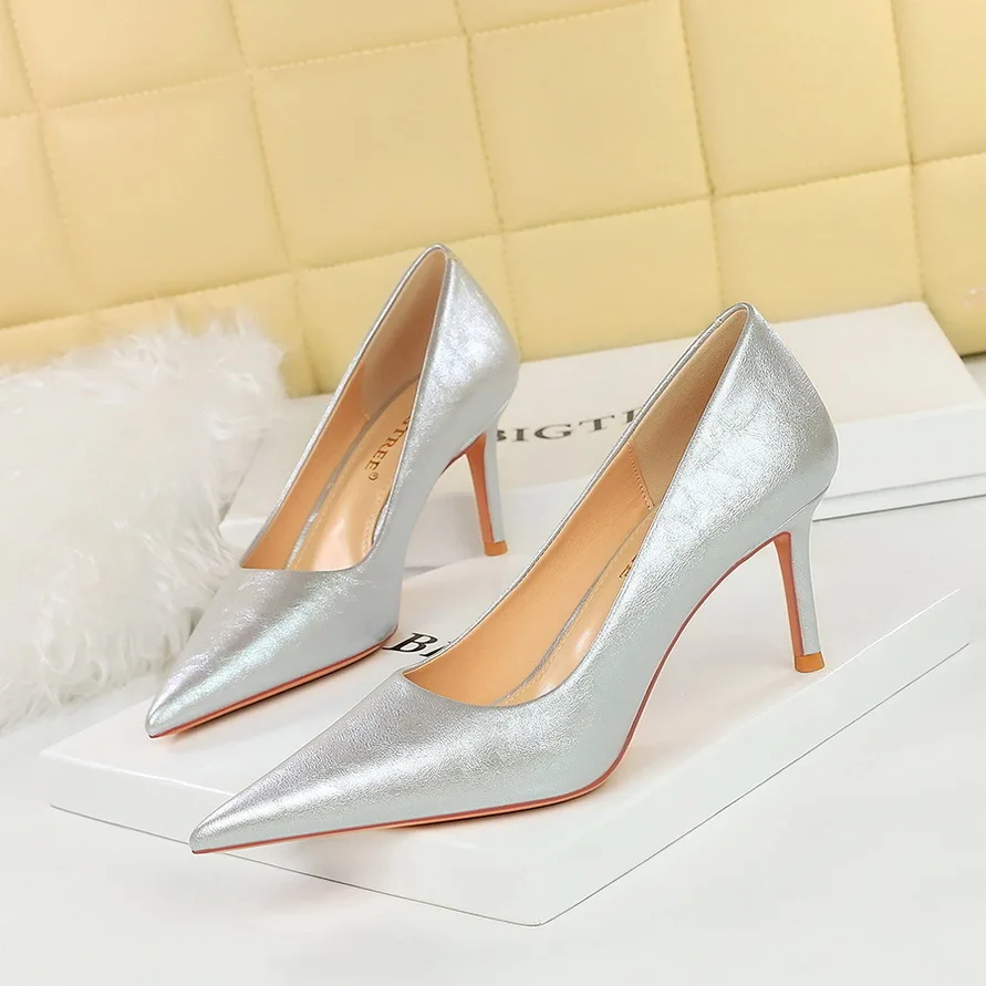 

Fashion Women's Banquet Spring And Autumn Slim Highs Bridal Shoes Shallow Classic Single Wedding Heel Ladies High Heel Pumps
