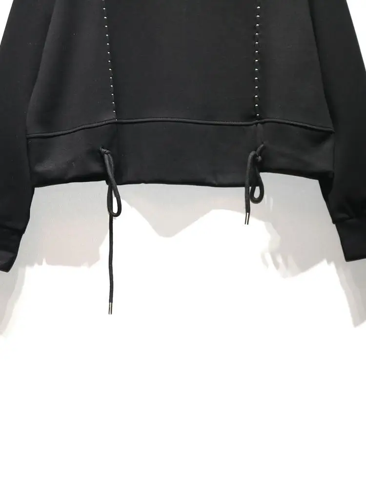 [EAM] Black Topstitched Big Size Casual Sweatshirt New Round Neck Long Sleeve Women Fashion Tide Spring Autumn 2026 1DK0315