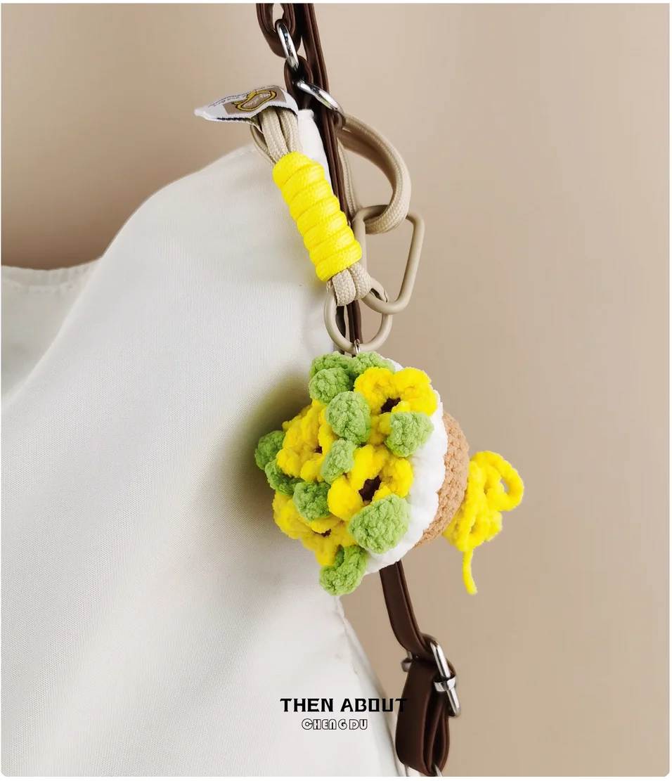 Sunflower bouquet bag pendant pendant Keychain pendant niche senior gifts with gifts.