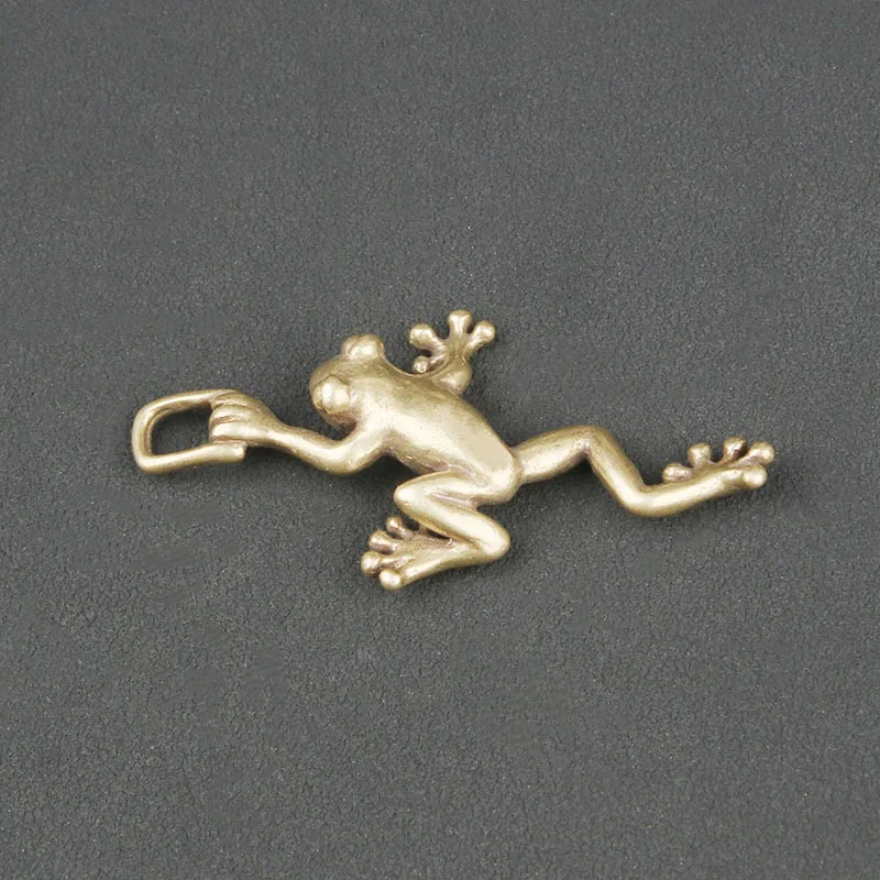 Vintage Brass Climbing Frog Personalized Keychain Pendant Frog Creative Hanging Jewelry Luggage Pendant DIY Keyrings Accessories