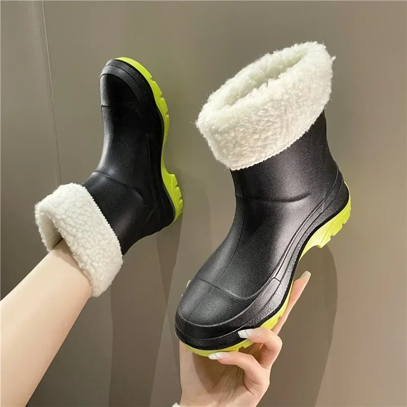 Sapatos femininos de chuva de algodão antiderrapante, botas de água de tubo médio, botas de chuva de tubo curto, lavagem de carros e cozinha, sapatos de borracha antiderrapante, moda inverno