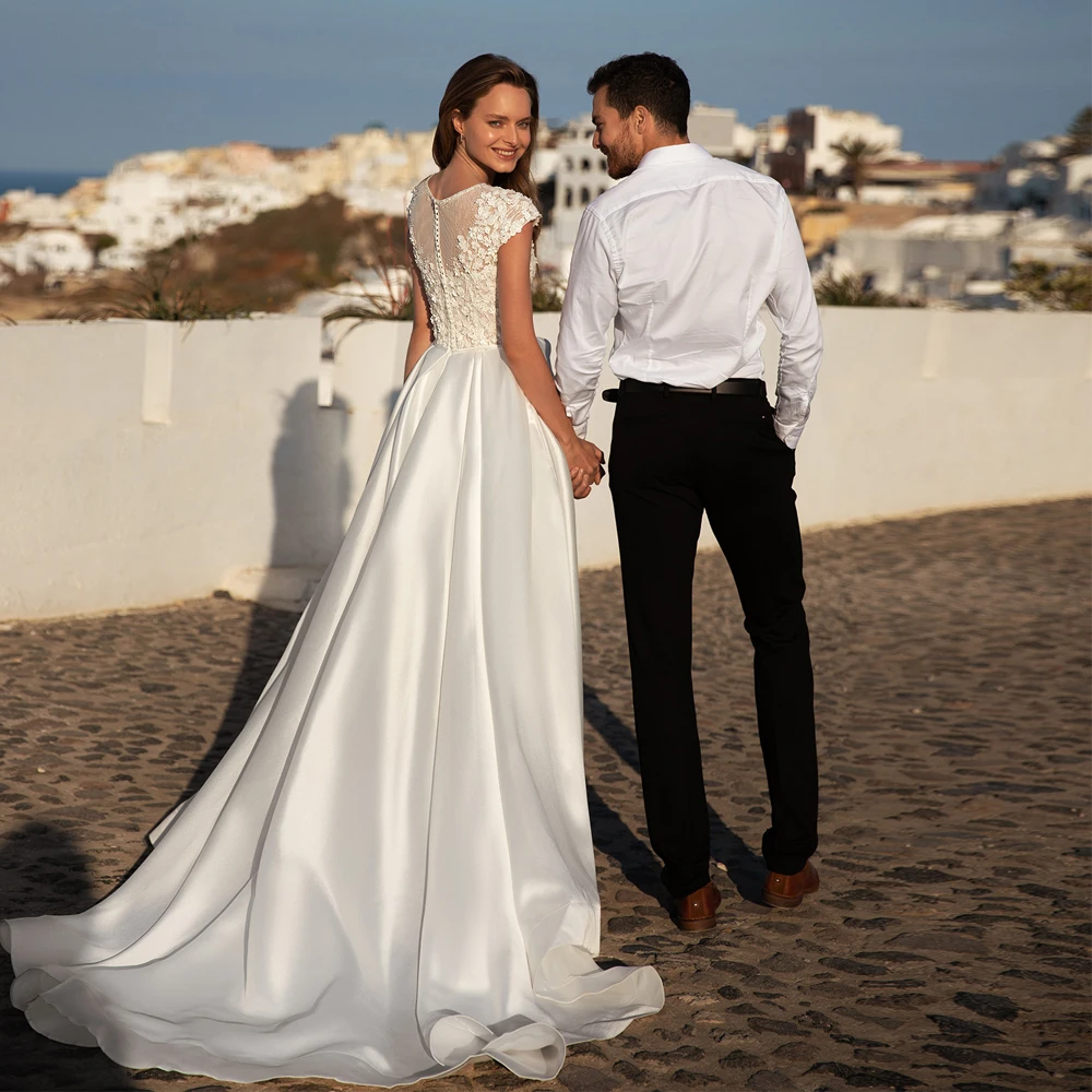 Vestidos De Casamento Simples A Linha, O Neck, Mangas Curtas, Applique De Crescimento De Noiva, Ilusão Floral, Contas De Pérola, Vestido De Varredura